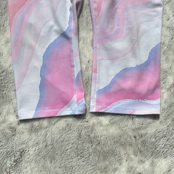 Fabletics Define High-Waisted Crop Capris Leggings - Picture 5 of 7